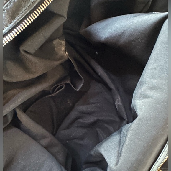 Authentic vintage Gucci Boston Sabrina Ruffle Handbag - Picture 14 of 16